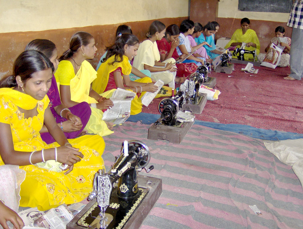 india-schools-sewing-01.jpg